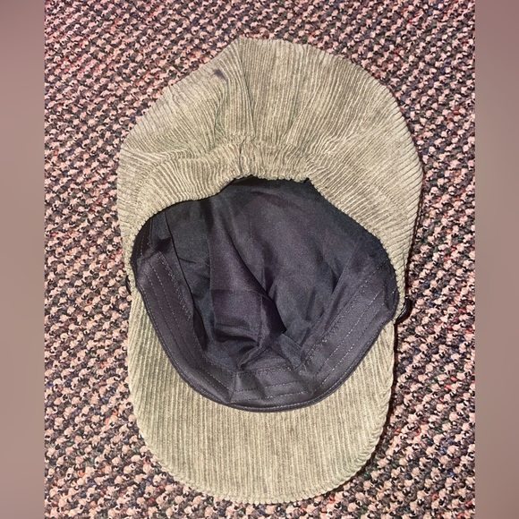 Green paper boy/conductor hat - Picture 3 of 4